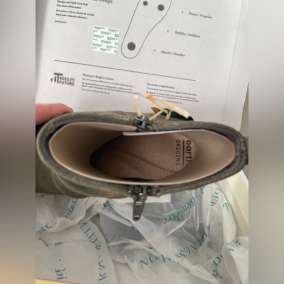 Earth Origins Collette Cheryl Classic Suede Ankle Boots - Size 8 - Picture 5 of 7